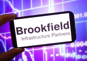 Top Wall Street analysts recommend these 3 dividend stocks for stable returns