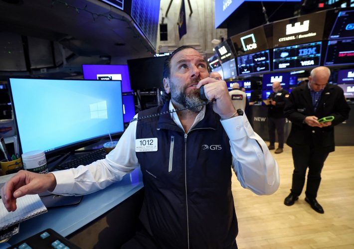 Top hyperscalers set to boost 2026 AI spending by 70% to $600 billion. How to play the spending boom now