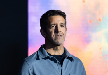 Apple goes for the ‘continuity candidate’ to replace Cook. What the CEO change means for investors